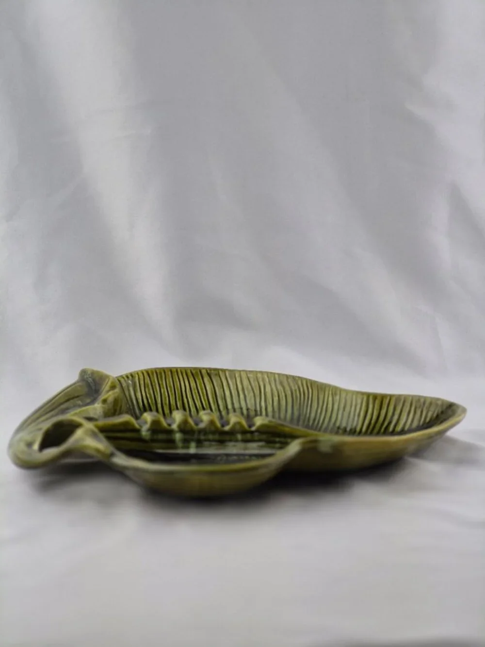 Vintage California Pottery USA Leaf Shape Green Ashtray Drip Glaze